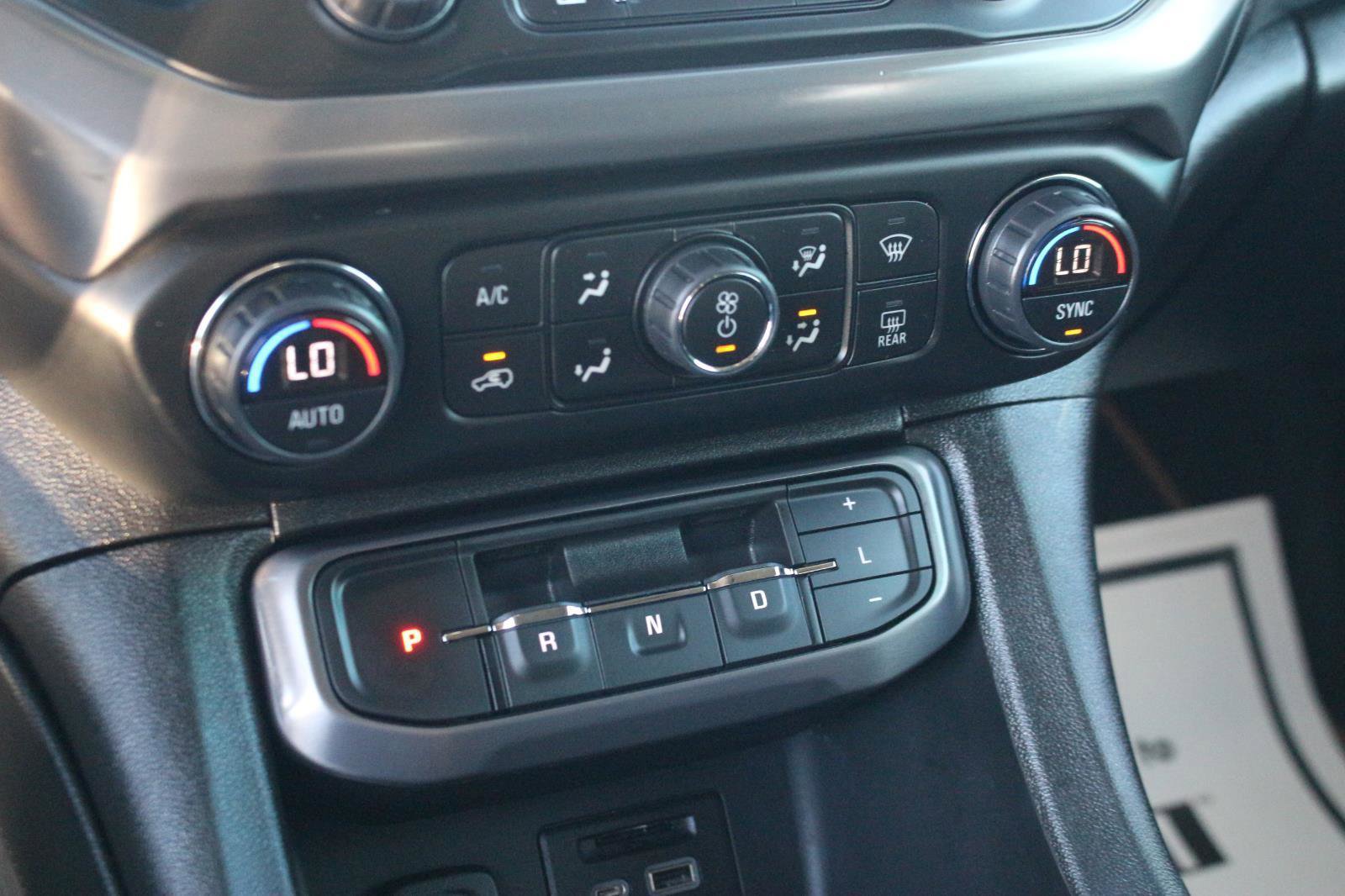 Used 2022 GMC Acadia AT4 w/ Technology Package image 27