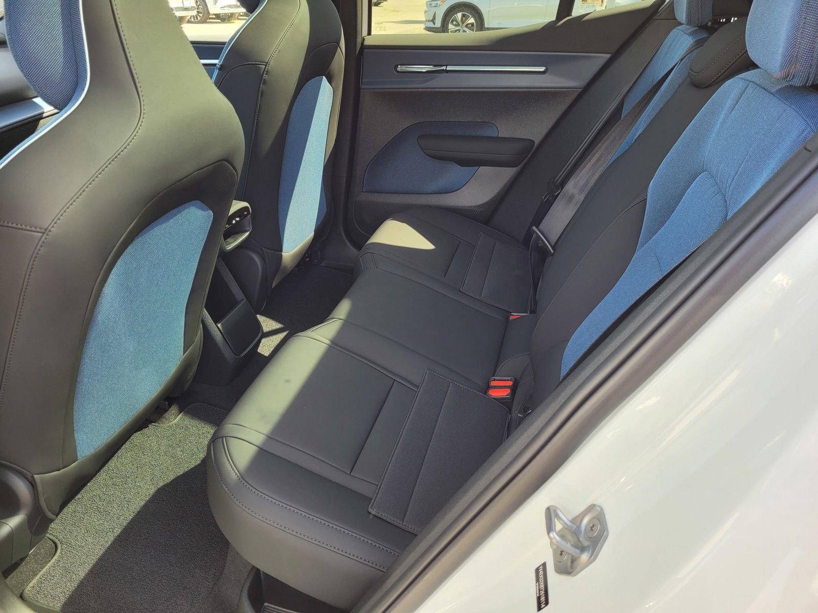 New 2026 Volvo EX30 Plus w/ Protection Package Premier image 9