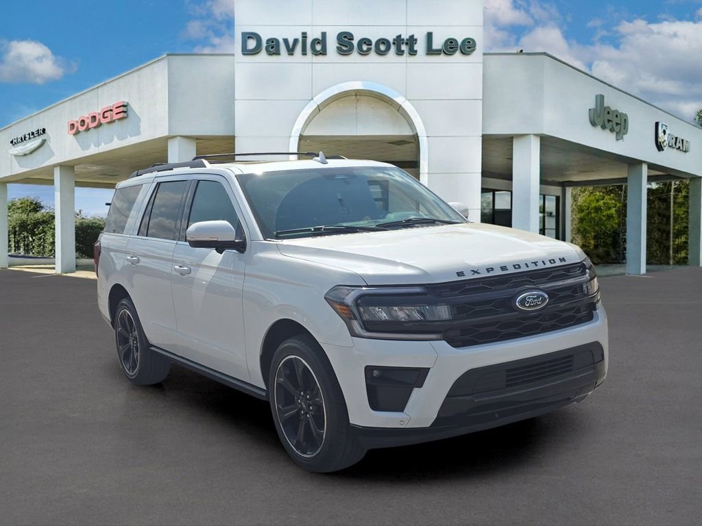 Used 2024 Ford Expedition Limited image 3
