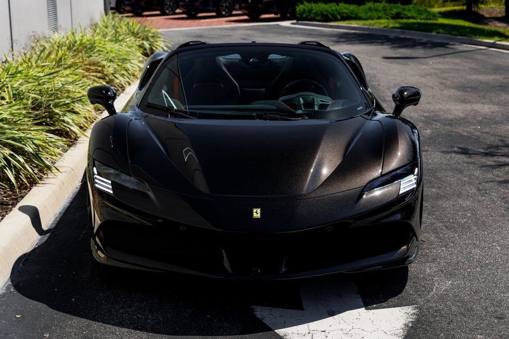 Used 2022 Ferrari SF90 Spider image 8