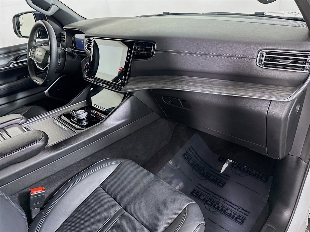 Used 2024 Jeep Wagoneer L Series II w/ Flexible Seating Group image 35
