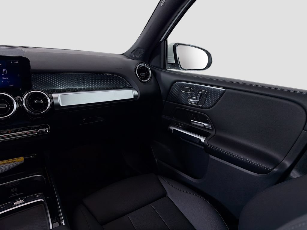New 2026 Mercedes-Benz GLB 250 4MATIC image 25