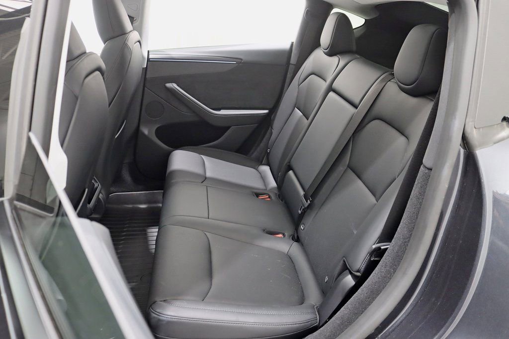 Used 2026 Tesla Model Y Long Range image 30