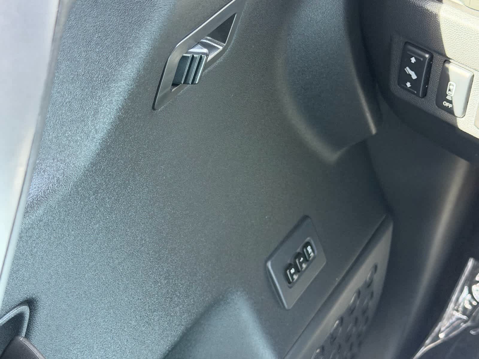 Used 2011 Nissan Titan SL w/ Heavy Metal Edition Pkg RWD image 23