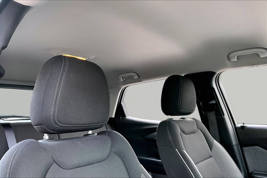 Used 2025 Chevrolet TrailBlazer LT AWD/4WD image 27
