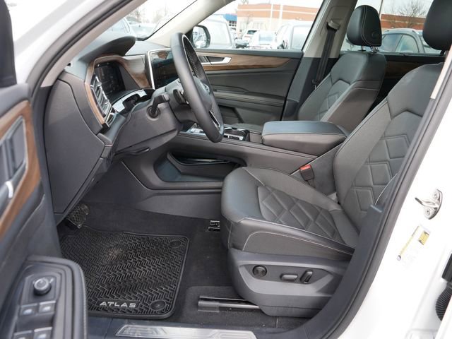 Certified 2025 Volkswagen Atlas SE w/ Panoramic Sunroof Package image 13