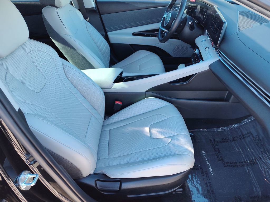 Used 2023 Hyundai Elantra Limited w/ Cargo Package image 26