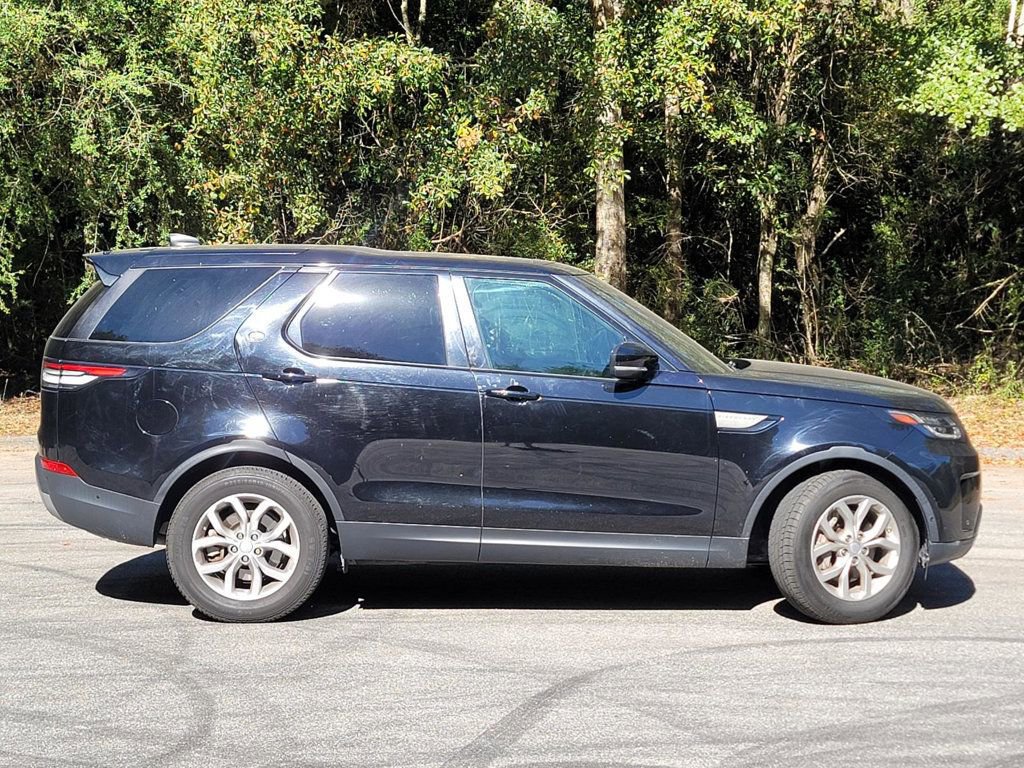 Used 2020 Land Rover Discovery SE image 42