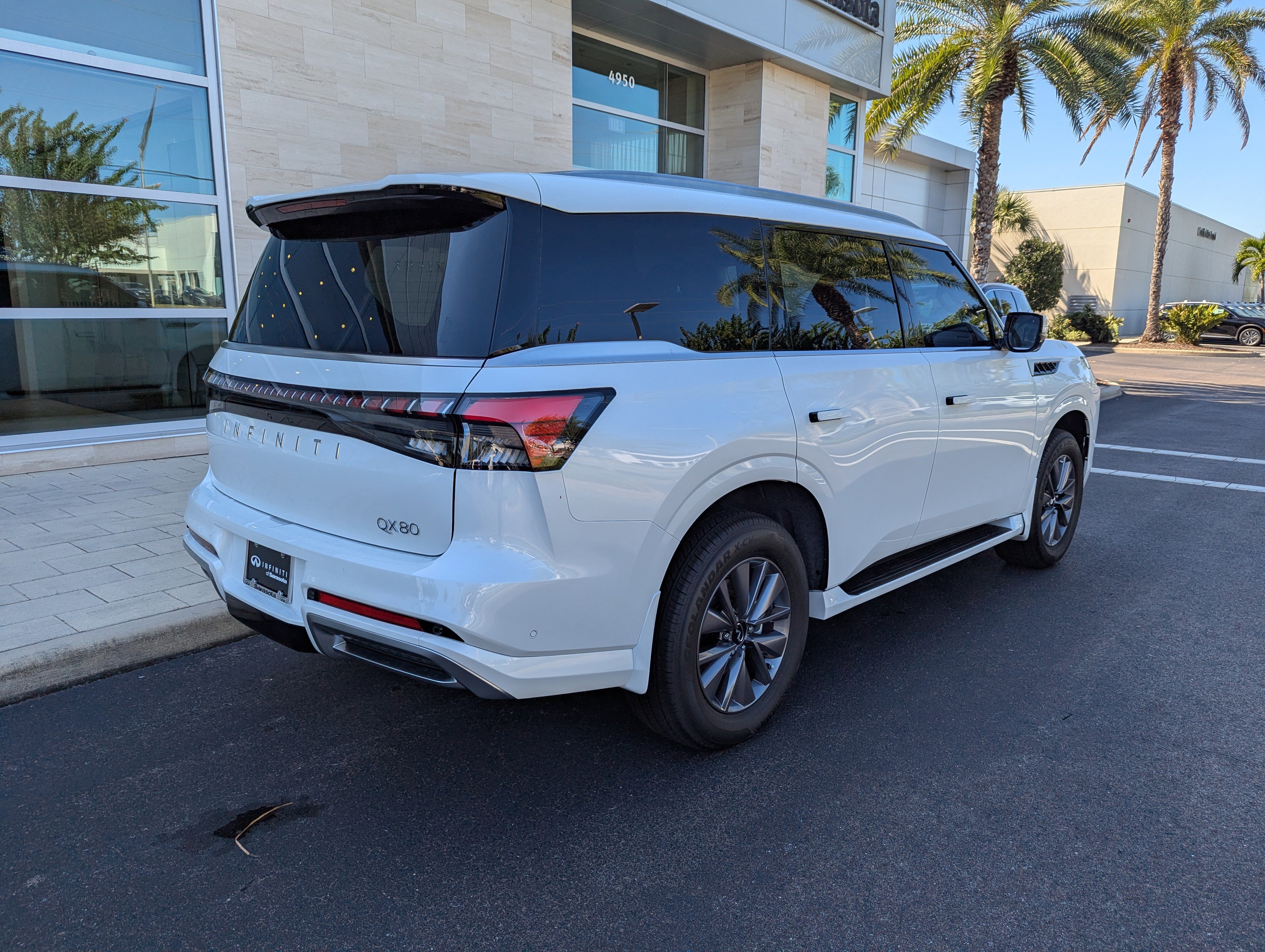 New 2026 INFINITI QX80 Pure w/ Cargo Package image 4