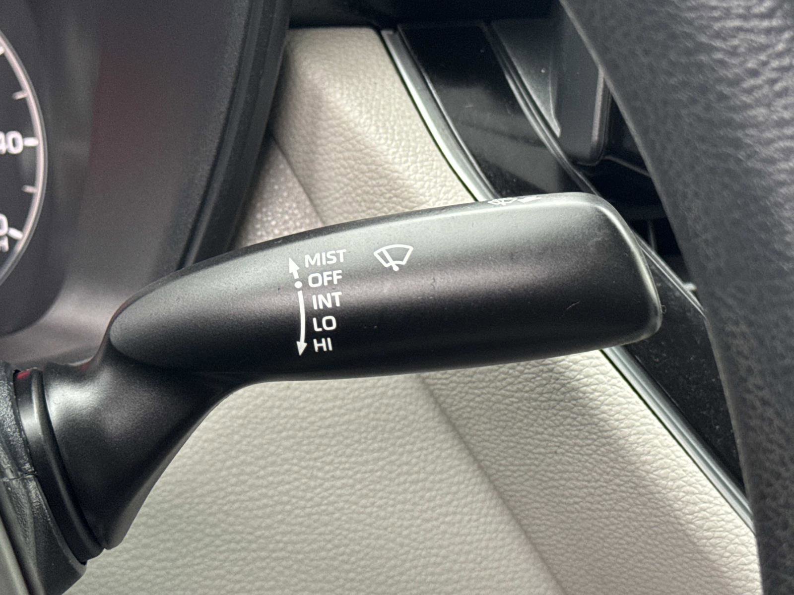 Used 2023 Toyota Corolla Cross L image 10