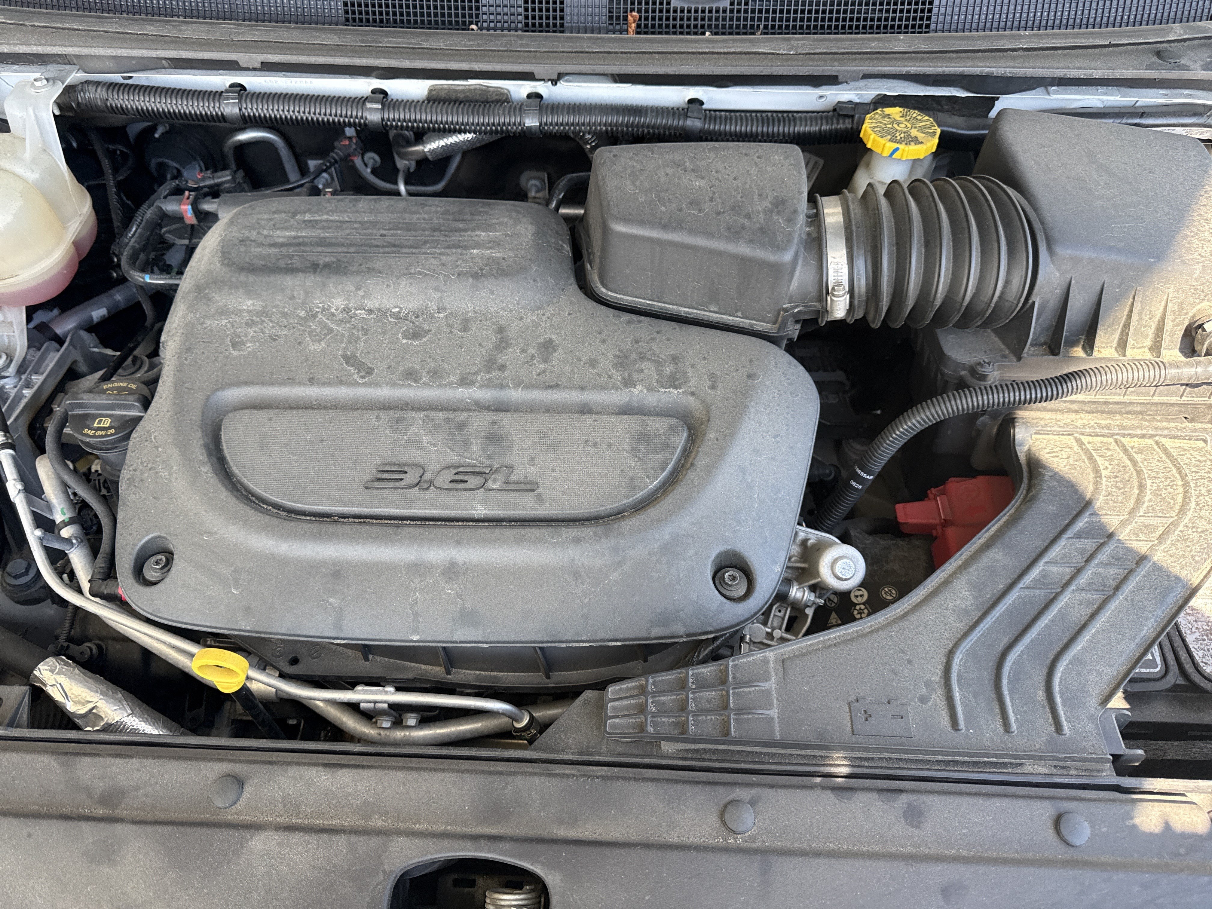 Used 2025 Chrysler Pacifica Limited FWD image 34