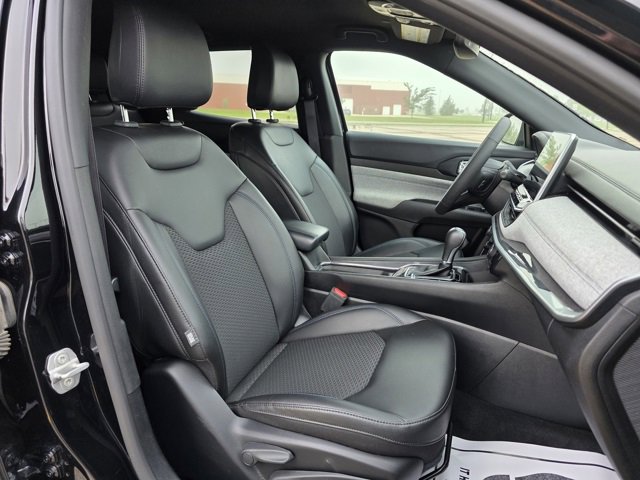 Used 2023 Jeep Compass Latitude w/ Convenience Group image 25