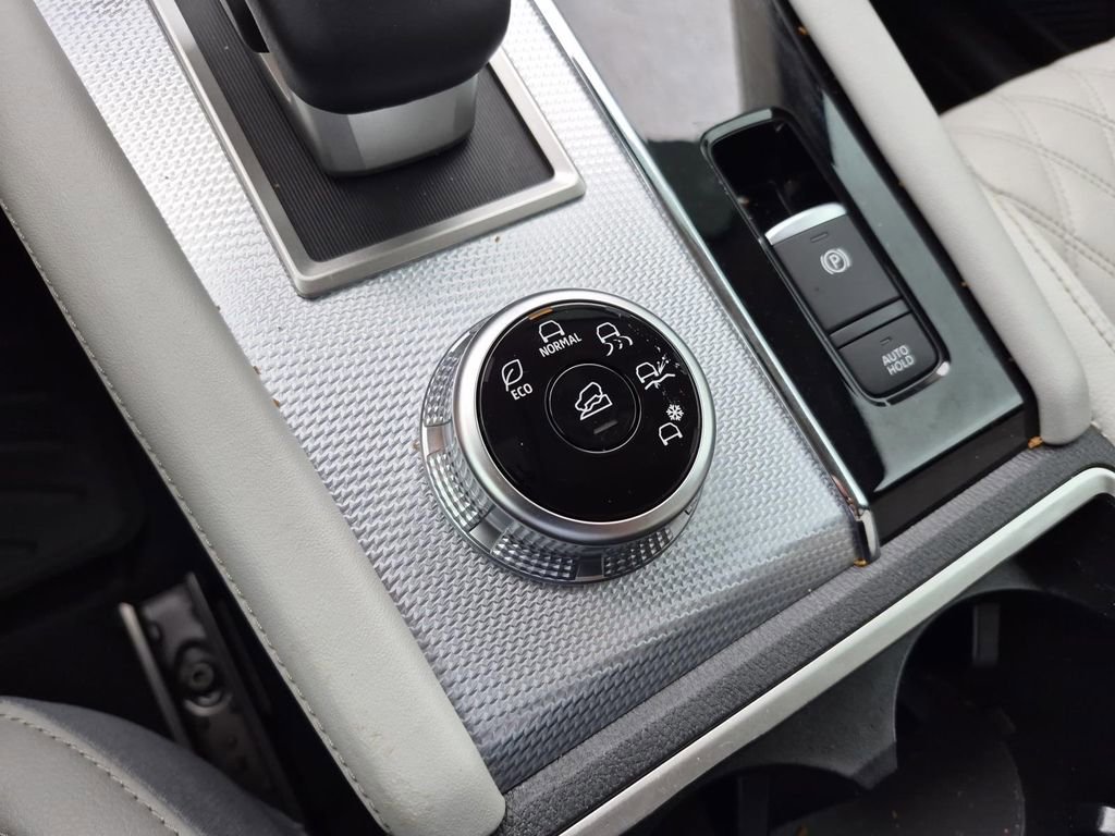 Used 2024 Mitsubishi Outlander SEL image 33