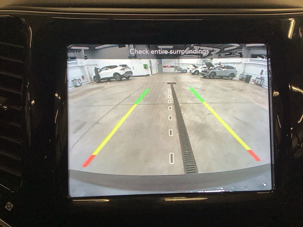 Used 2019 Jeep Cherokee Limited image 19