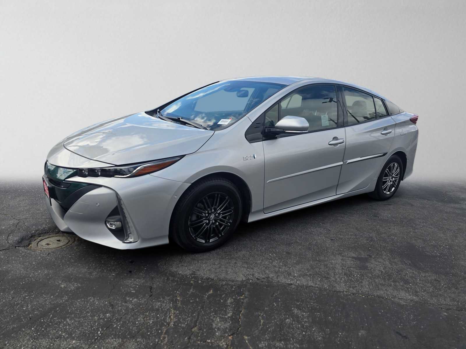 Used 2017 Toyota Prius Prime Advanced FWD image 7