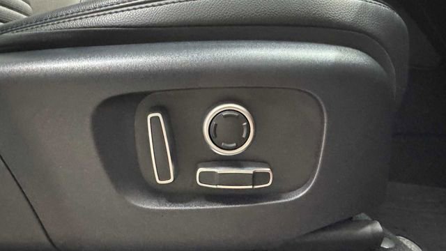 Used 2021 Land Rover Discovery Sport S image 15