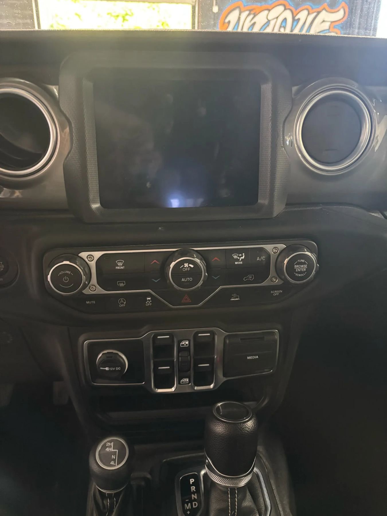 Used 2023 Jeep Gladiator Overland image 30