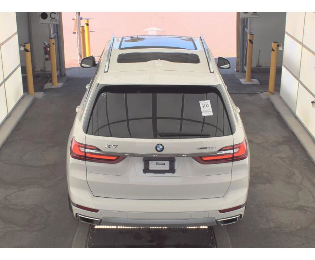 Used 2021 BMW X7 xDrive40i AWD/4WD image 6