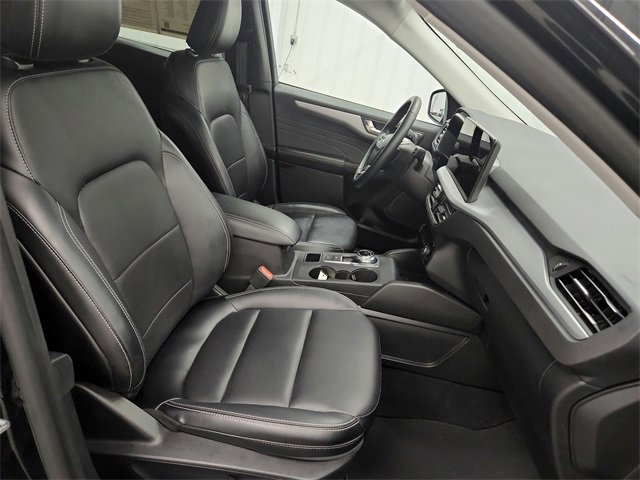 Used 2025 Ford Escape Platinum image 40