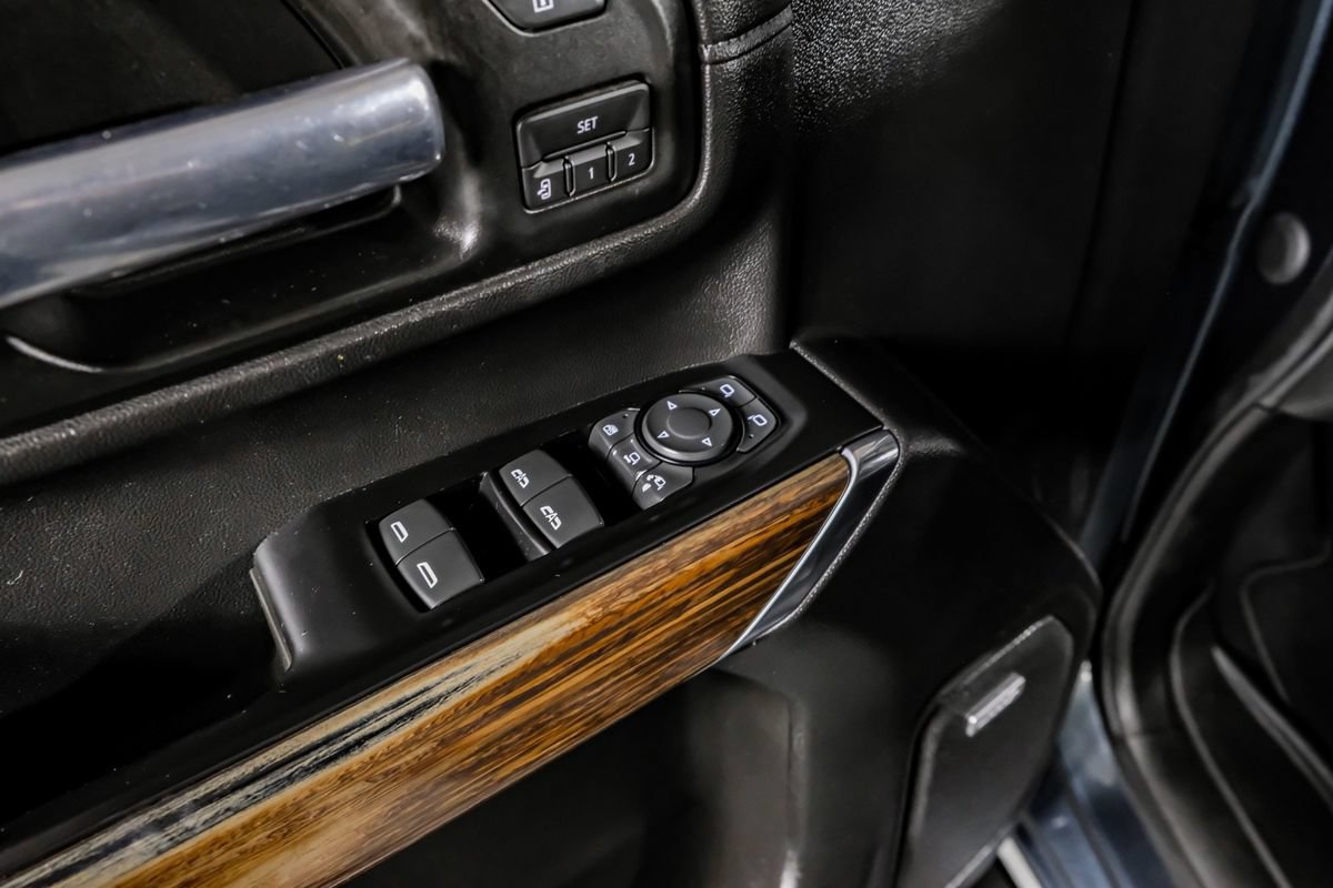 Used 2020 Chevrolet Silverado 2500 High Country w/ Technology Package AWD/4WD image 36