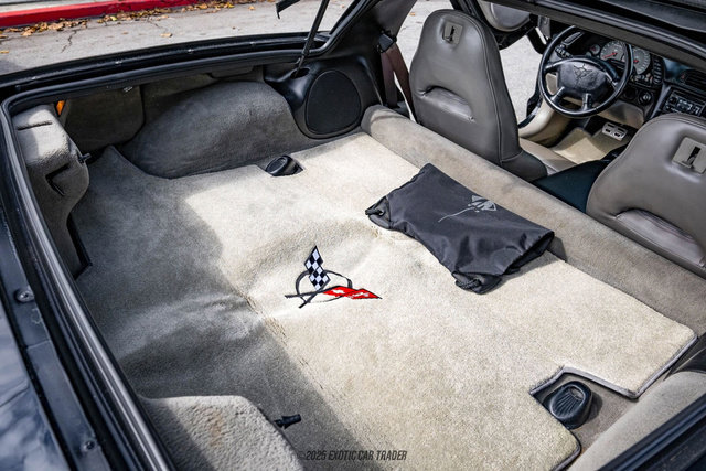 Used 2001 Chevrolet Corvette Coupe w/ Preferred Equipment Group1 image 54