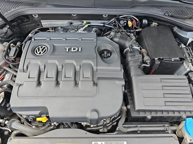 Used 2015 Volkswagen Golf TDI SE FWD image 31