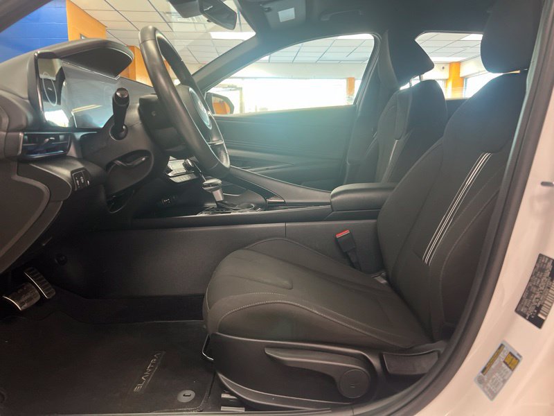 Used 2025 Hyundai Elantra SEL FWD image 16