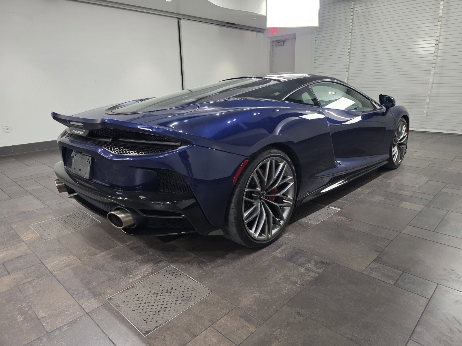 Used 2023 McLaren GT image 21