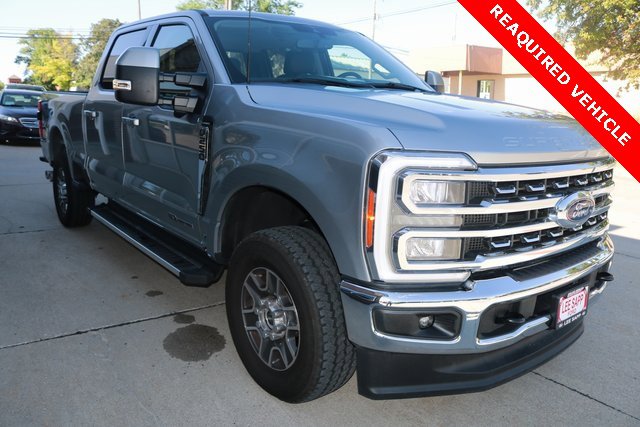 Used 2023 Ford F250 Lariat w/ FX4 Off-Road Package image 5