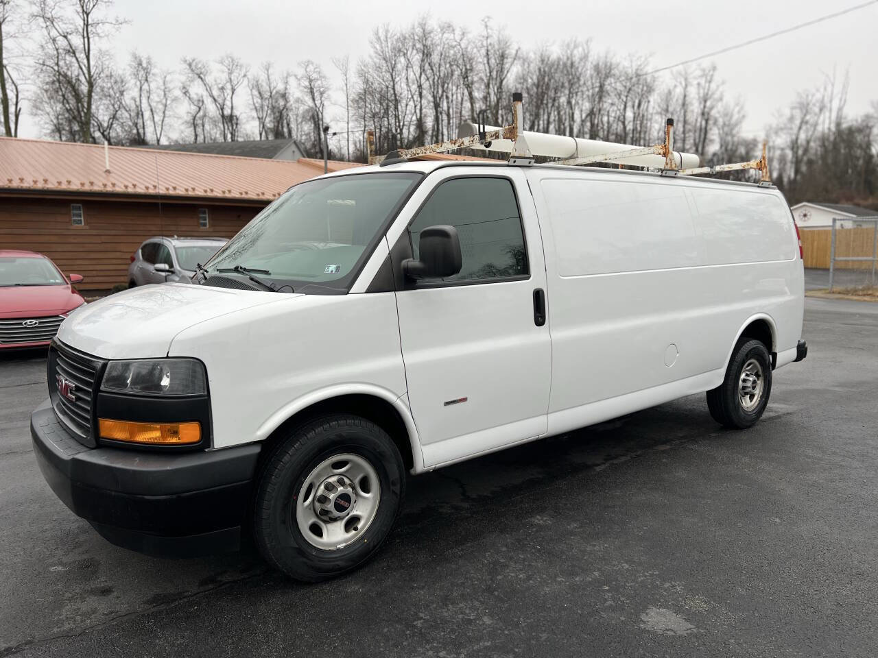 Used 2018 GMC Savana 2500 Extended image 1