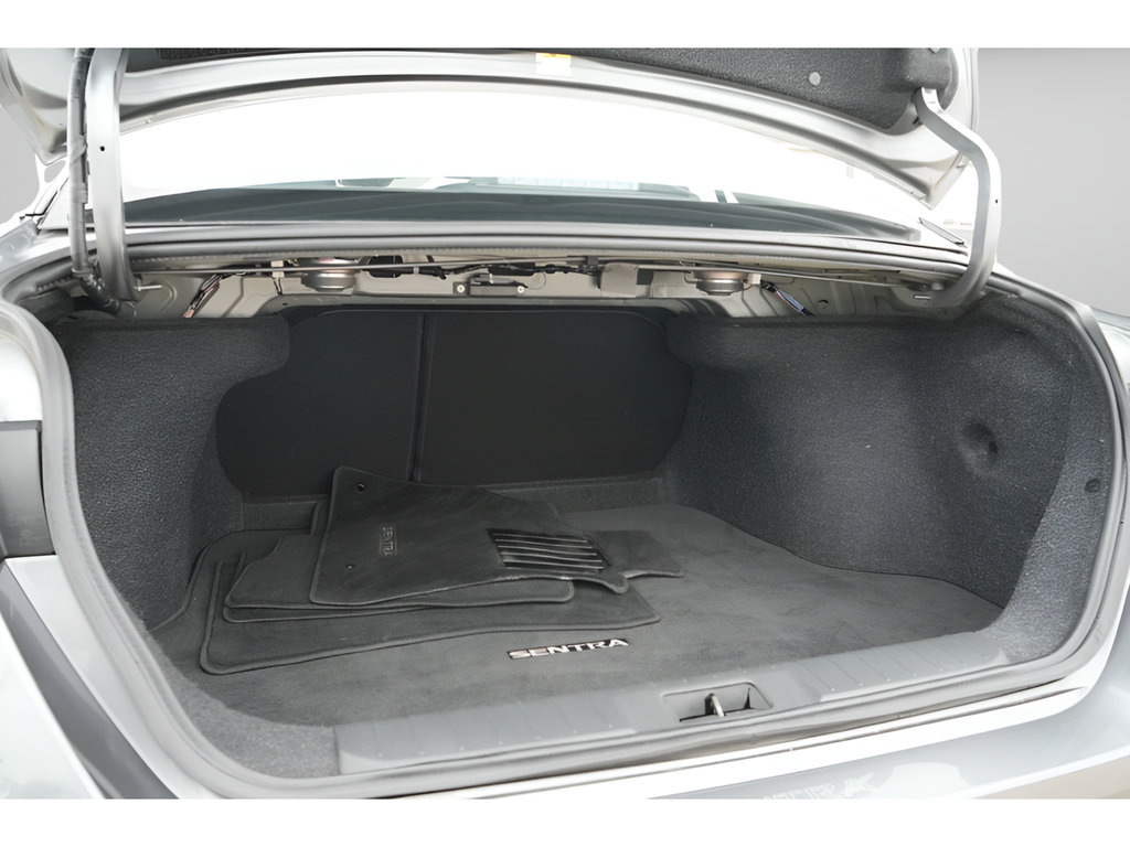 Used 2022 Nissan Sentra SR FWD image 12