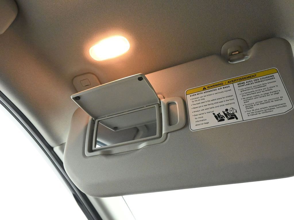 Used 2024 Nissan Rogue SV image 28