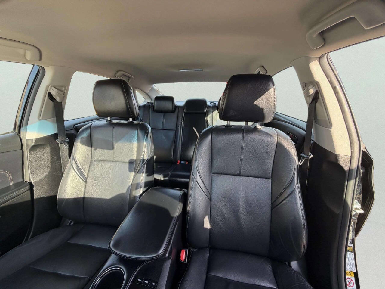 Used 2015 Toyota Avalon XLE image 17