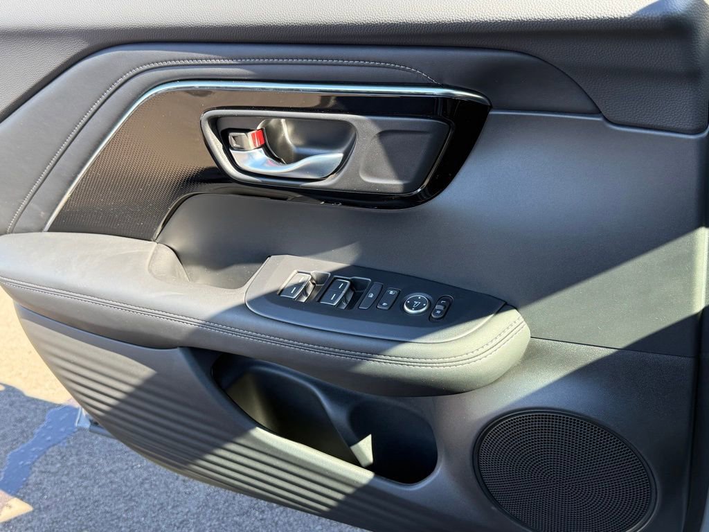 Certified 2025 Acura ADX AWD image 31