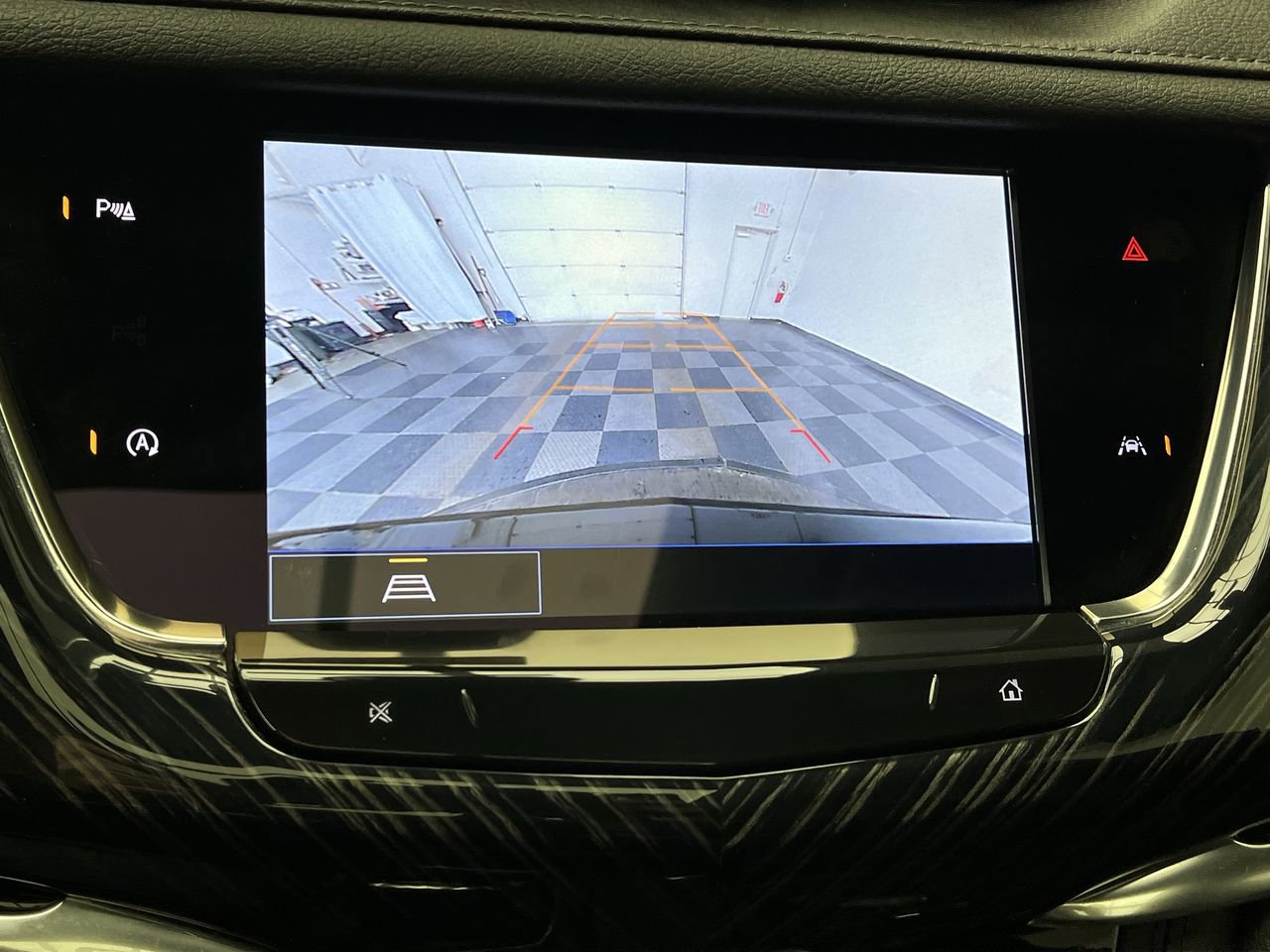 Certified 2025 Cadillac XT6 Premium Luxury image 6
