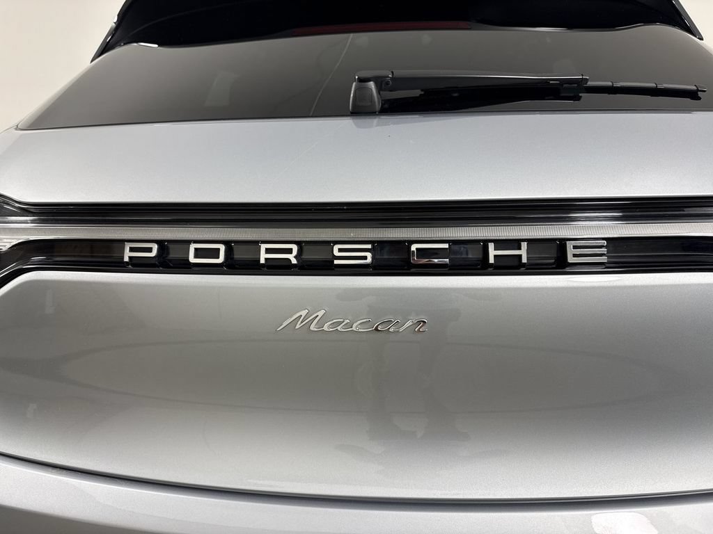 Certified 2026 Porsche Macan AWD/4WD image 19