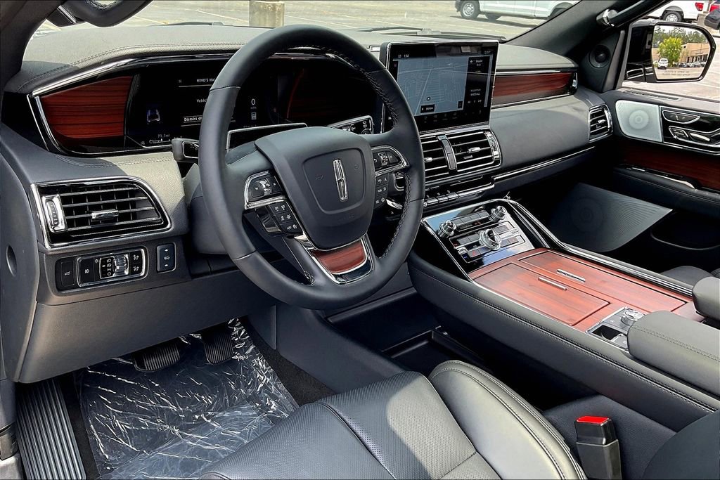 New 2024 Lincoln Navigator L Reserve AWD/4WD image 6