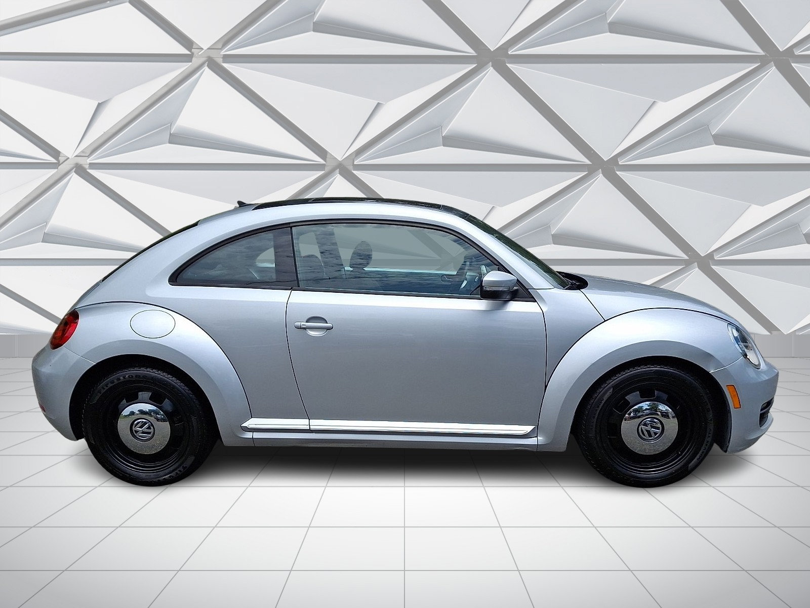 Used 2014 Volkswagen Beetle 2.5 FWD image 12
