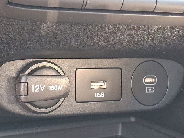 Certified 2025 Hyundai Elantra Sport FWD image 22