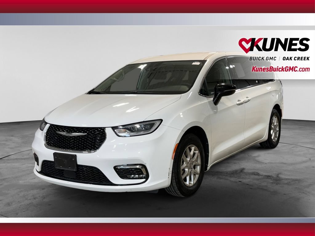 Used 2024 Chrysler Pacifica Touring-L FWD image 5
