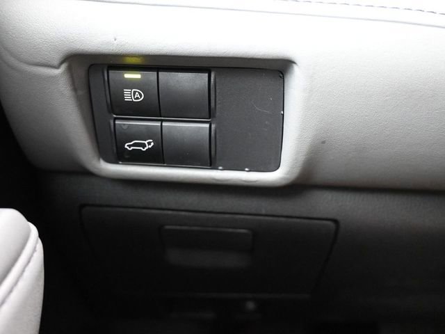 Used 2022 Toyota Highlander XLE image 28