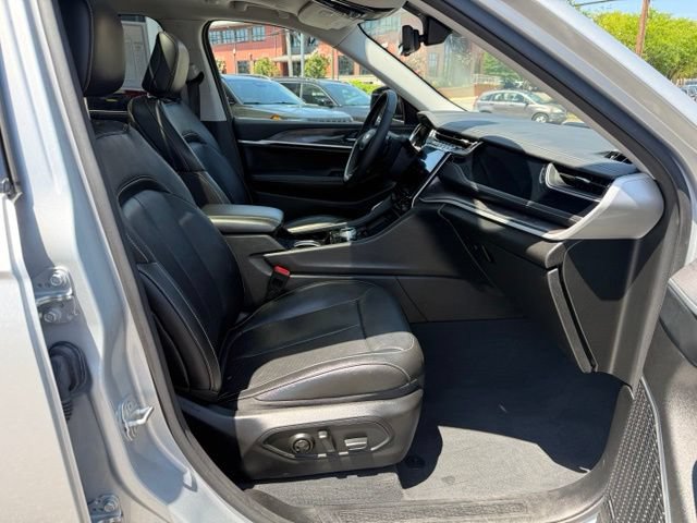 Used 2022 Jeep Grand Cherokee Limited 4xe w/ Luxury Tech Group II AWD/4WD image 16