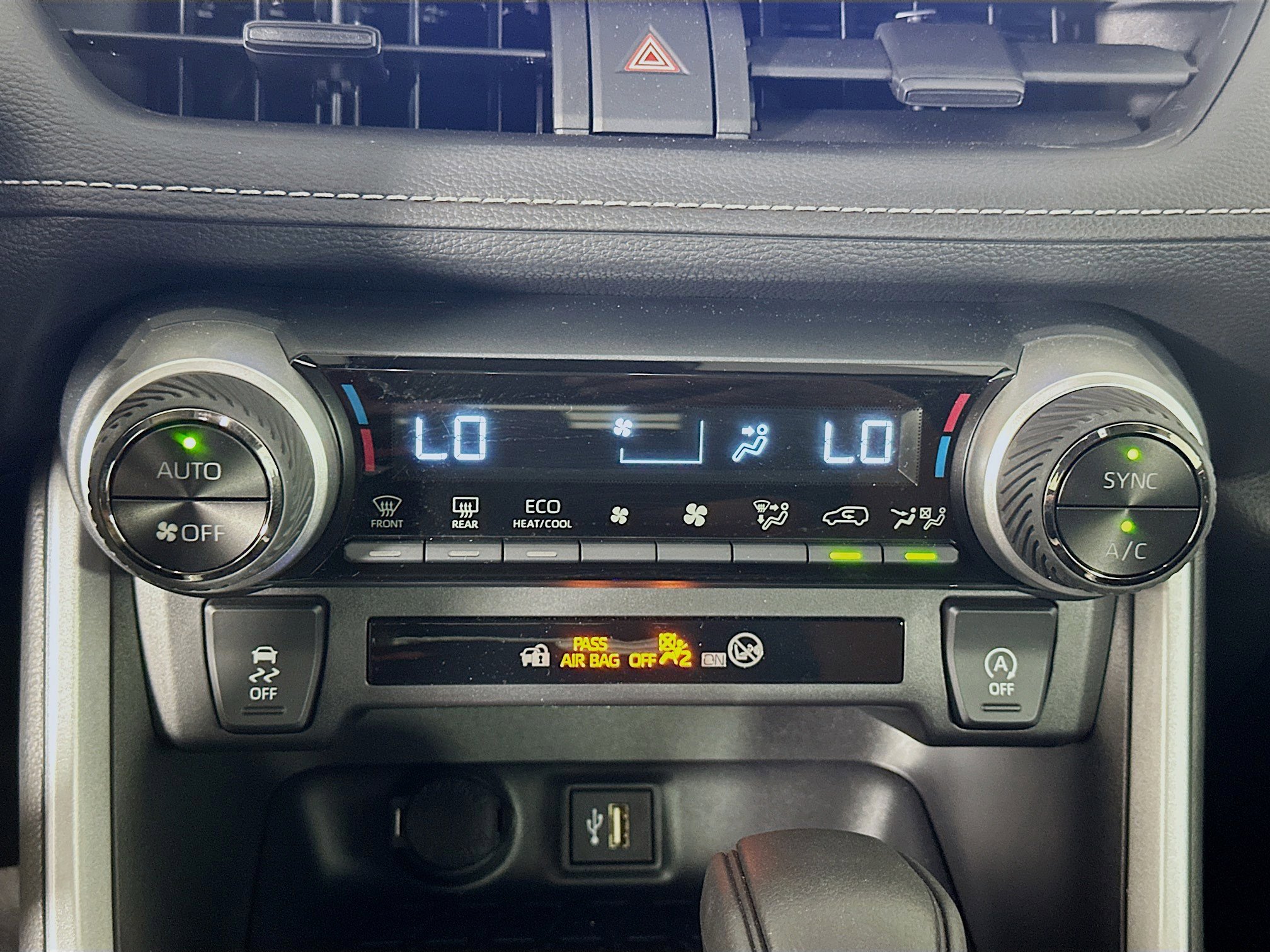 Used 2025 Toyota RAV4 XLE w/ Convenience Package image 24