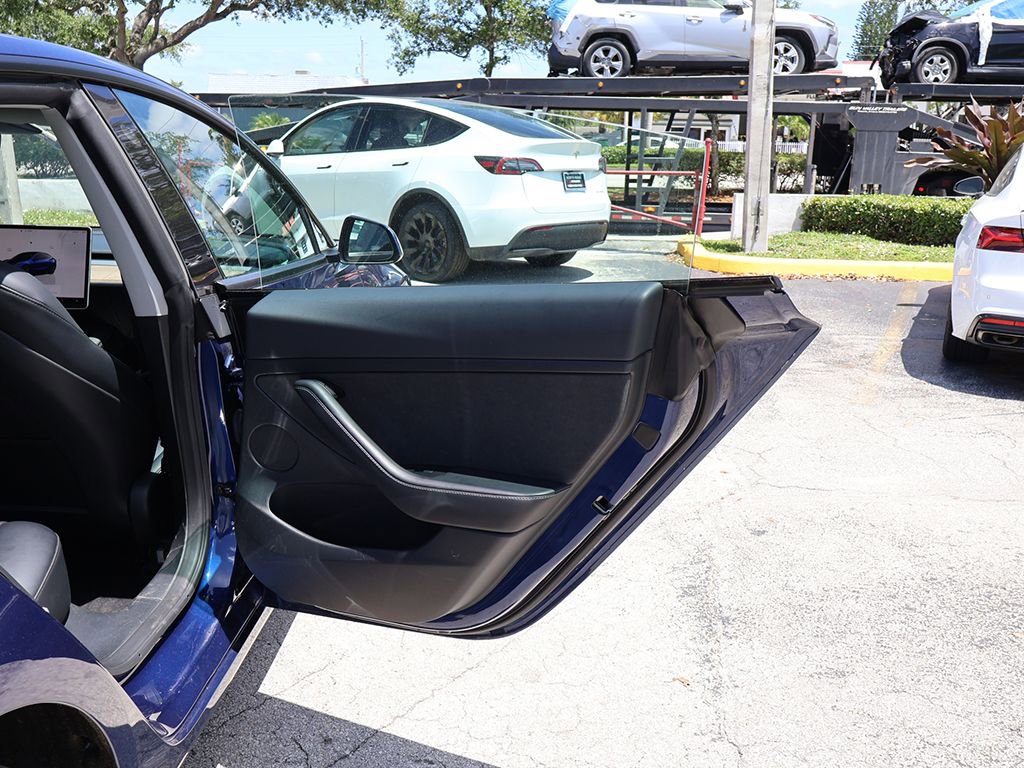 Used 2023 Tesla Model 3 Standard Range RWD image 27