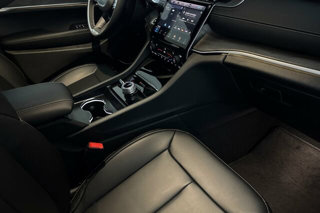 New 2025 Jeep Grand Cherokee Limited image 13