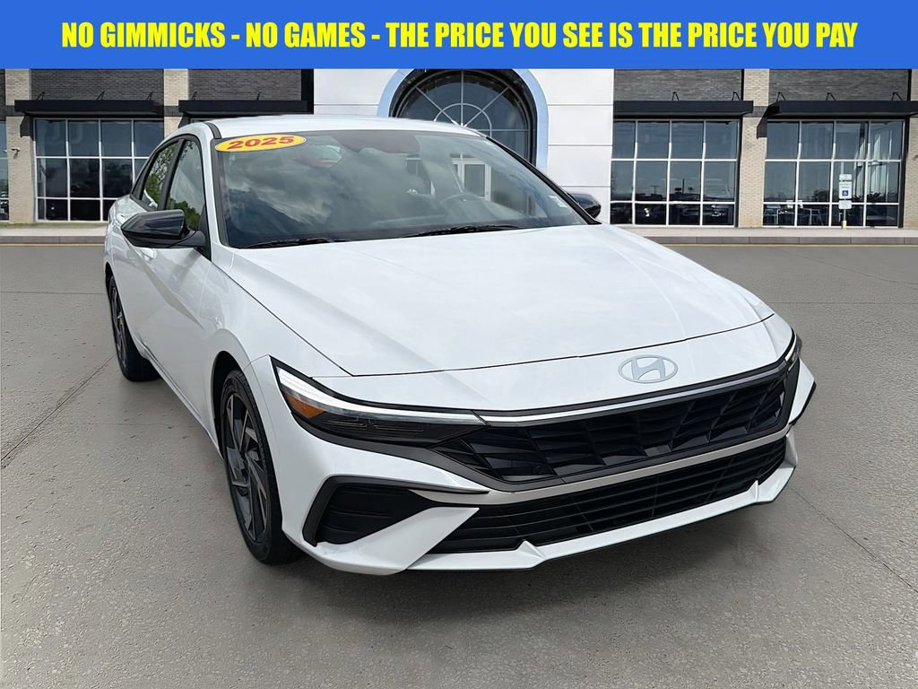 Used 2025 Hyundai Elantra Sport FWD image 1