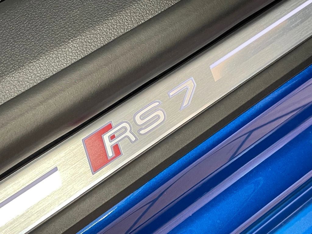 Used 2023 Audi RS 7 Sportback w/ Carbon Optic Package AWD/4WD image 39