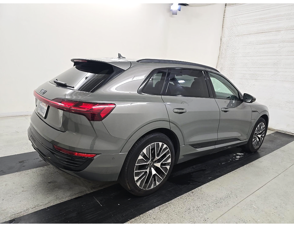 Used 2024 Audi Q8 e-tron Premium Plus AWD/4WD image 6