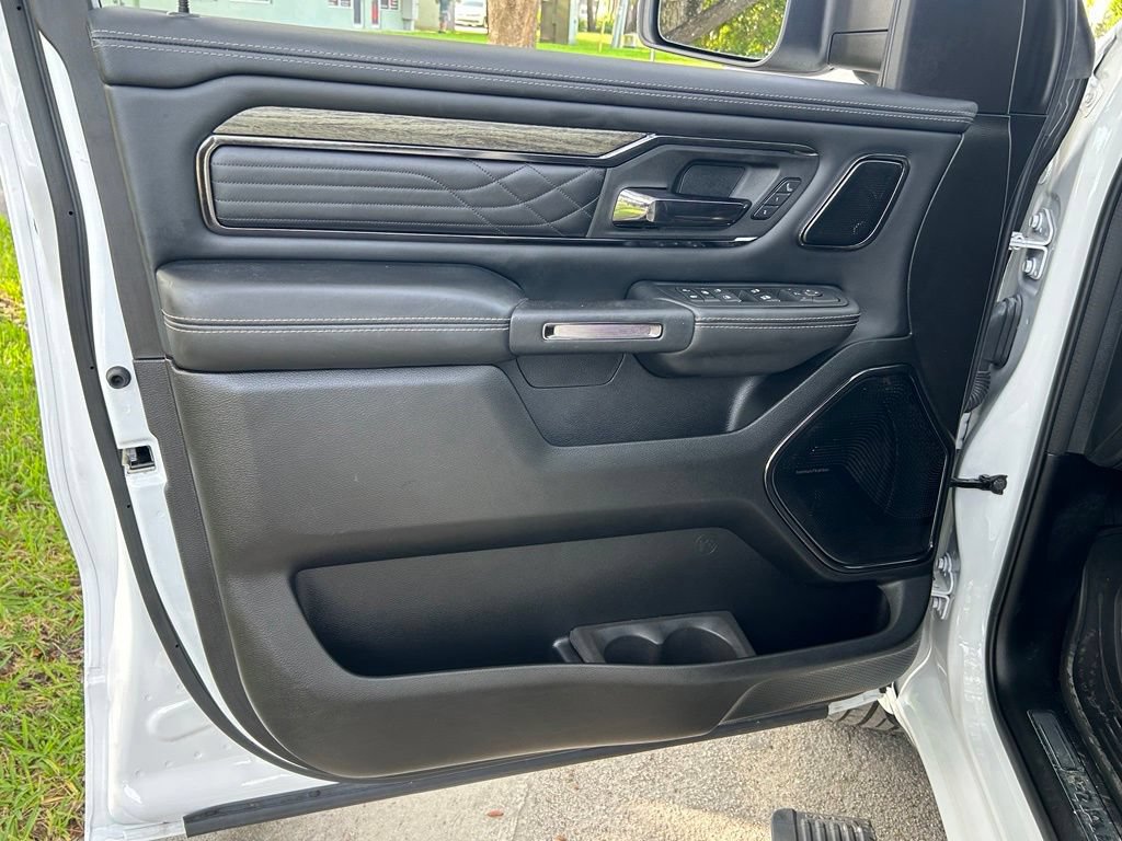 Used 2025 RAM 1500 Limited AWD/4WD image 32