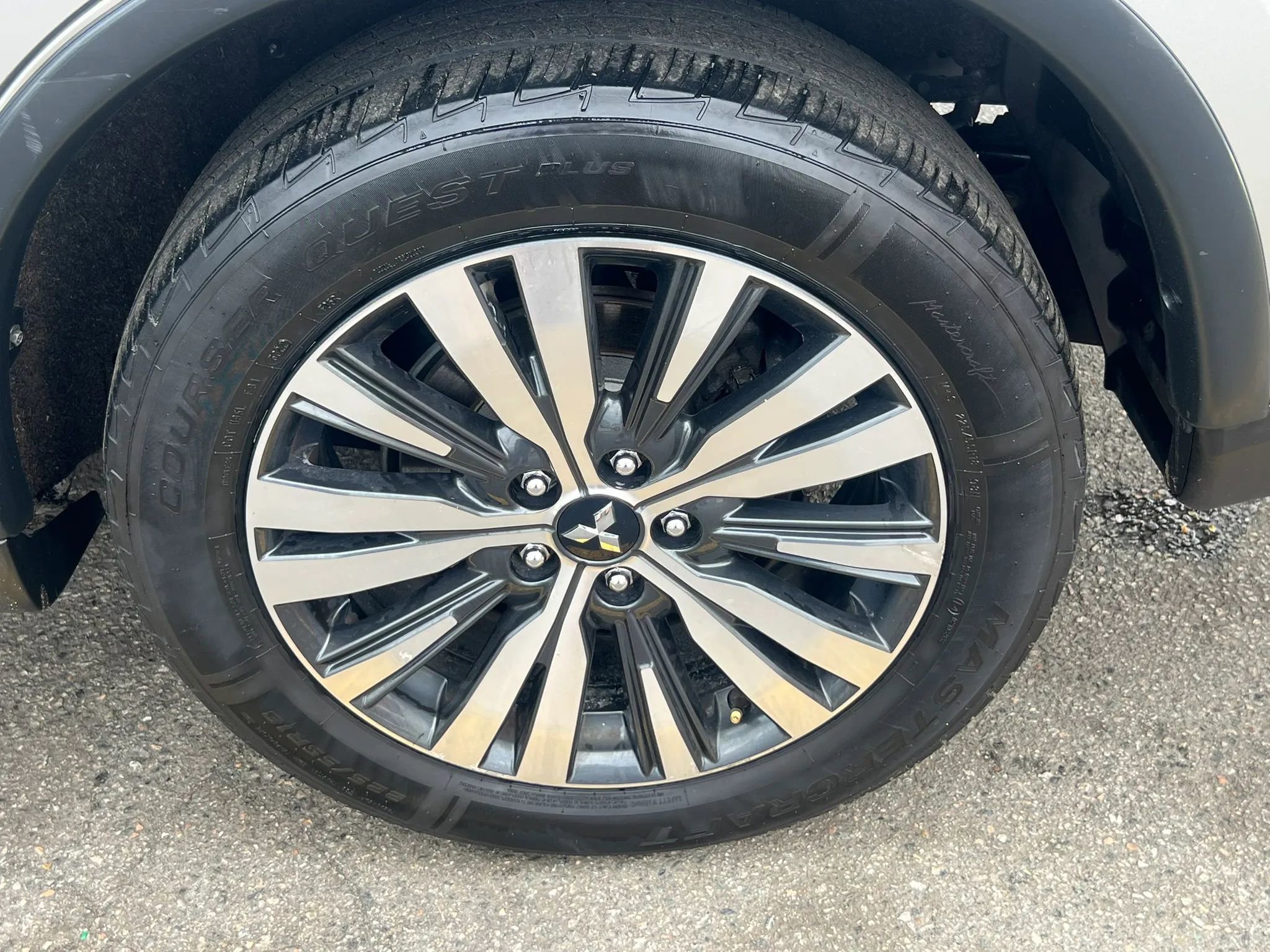 Used 2019 Mitsubishi Outlander SEL image 10